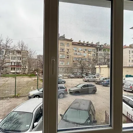 Апартамент Cozy Cathedral Corner - 2 Mins Walk From The Main Pedestrian Street