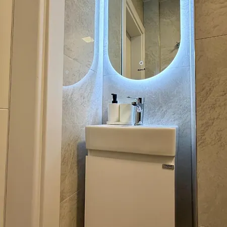 Cozy Cathedral Corner - 2 Mins Walk From The Main Pedestrian Street Апартамент *