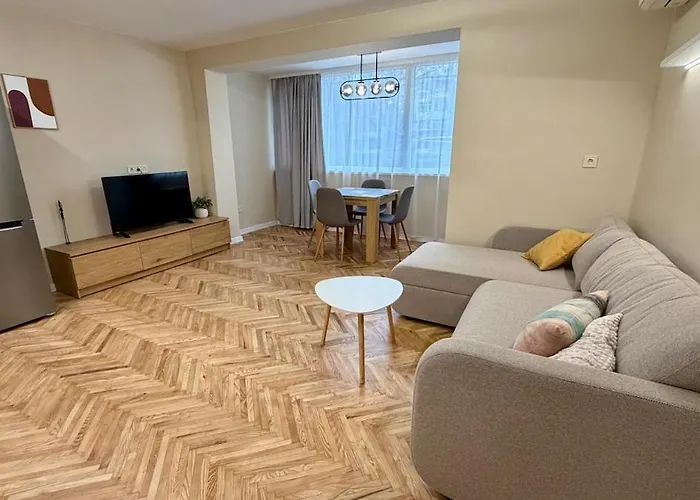 Cozy Cathedral Corner - 2 Mins Walk From The Main Pedestrian Street Варна