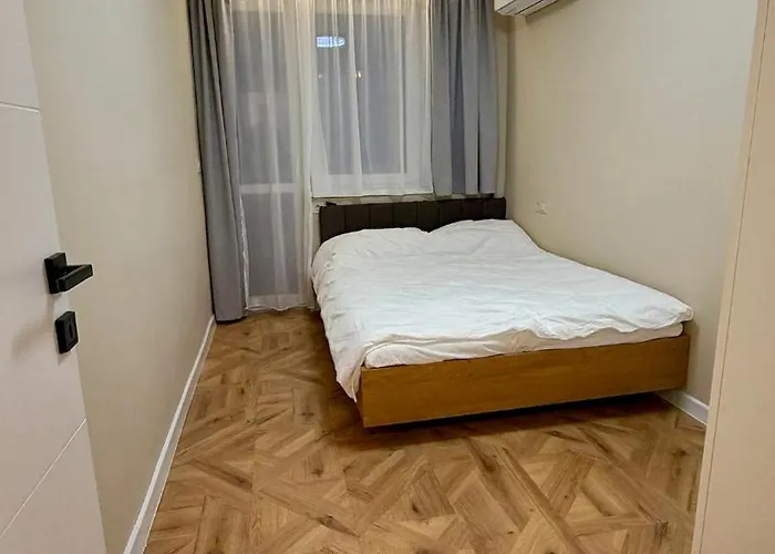 Апартаменти Cozy Cathedral Corner - 2 Mins Walk From The Main Pedestrian Street *