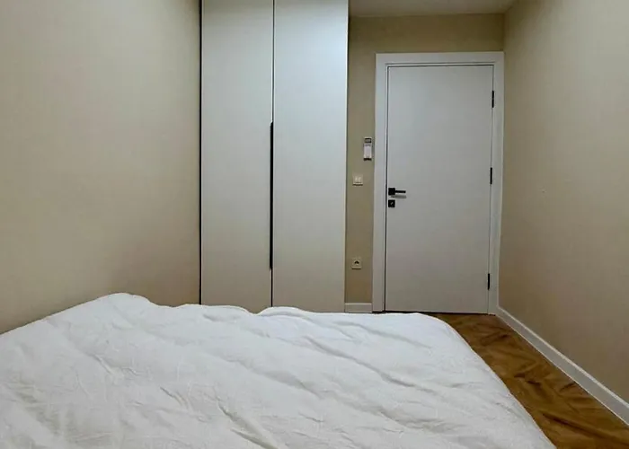 Апартаменти Cozy Cathedral Corner - 2 Mins Walk From The Main Pedestrian Street Варна