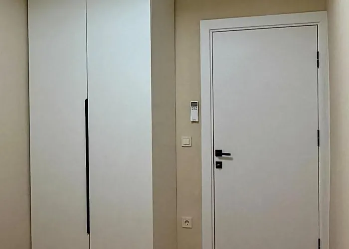 Апартаменти Cozy Cathedral Corner - 2 Mins Walk From The Main Pedestrian Street *