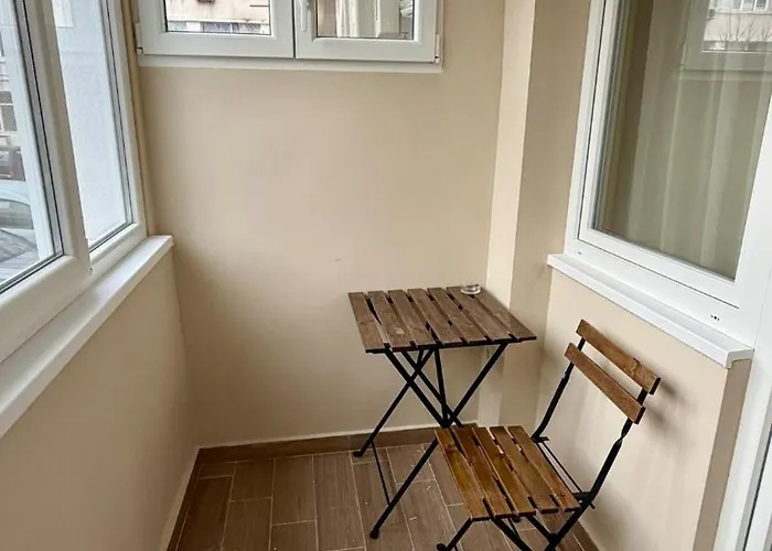 Апартамент Cozy Cathedral Corner - 2 Mins Walk From The Main Pedestrian Street Варна